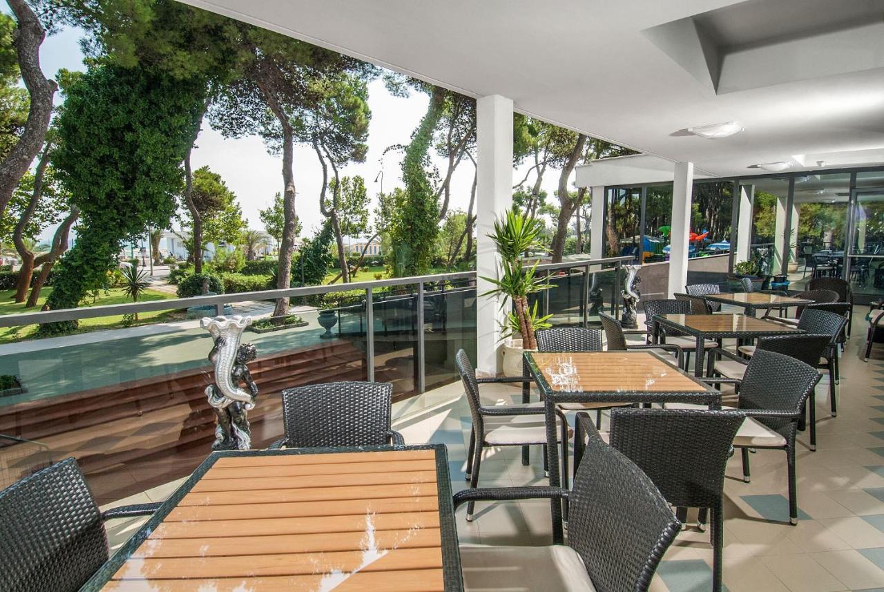 Hotel Atlantic Giulianova Buitenkant foto