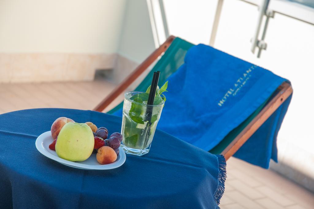 Hotel Atlantic Giulianova Buitenkant foto